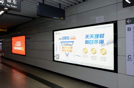 什么样的客户行业适合深圳地铁广告投放